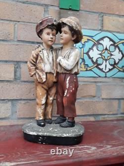Sculpture Statue Plâtre Ancienne 2 Enfants Jumeaux Amis Conversation 1900