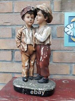 Sculpture Statue Plâtre Ancienne 2 Enfants Jumeaux Amis Conversation 1900