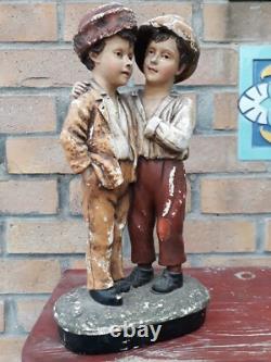 Sculpture Statue Plâtre Ancienne 2 Enfants Jumeaux Amis Conversation 1900