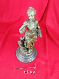 Sculpture Statue en Bronze Ancienne, C. Desmeure Jeune Femme Paysanne