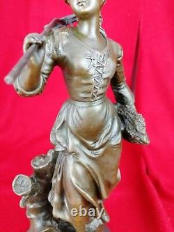 Sculpture Statue en Bronze Ancienne, C. Desmeure Jeune Femme Paysanne