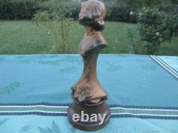Sculpture ancienne Femme et fleur alliage de bronze Art Nouveau Sculpture ancienne Femme et fleur alliage de bronze Art Nouveau