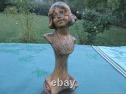 Sculpture ancienne Femme et fleur alliage de bronze Art Nouveau Sculpture ancienne Femme et fleur alliage de bronze Art Nouveau