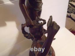 Sculpture ancienne La Gloire couronnant le Travail par Ch. Ruchot vers 1900