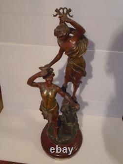Sculpture ancienne La Gloire couronnant le Travail par Ch. Ruchot vers 1900