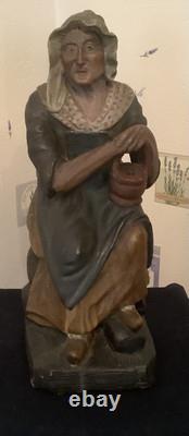 Sculpture ancienne, en terre cuite, Vieille Dame Assise, occasion