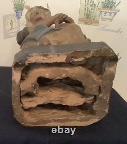 Sculpture ancienne, en terre cuite, Vieille Dame Assise, occasion
