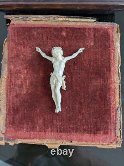 Sculpture ancienne sous cadre Christ fin XIXème siècle
