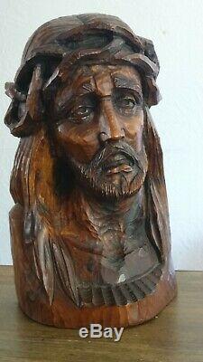 Sculpture ancienne tête du Christ en bois sculpté à la gouge