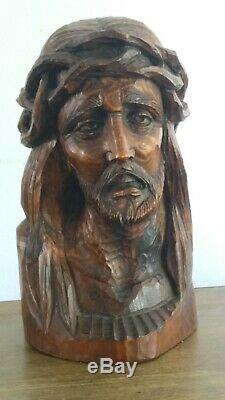 Sculpture ancienne tête du Christ en bois sculpté à la gouge