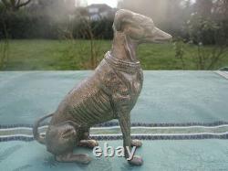 Sculpture de statuette ancienne Levrier métal argenté