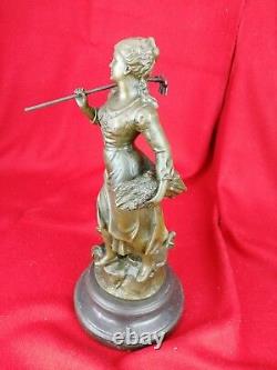 Sculpture en Bronze Ancienne C. Desmeure statue Jeune Femme Paysanne