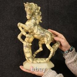 Sculpture en marbre cheval cabré statue base en albâtre style ancien 900