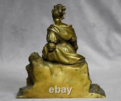 Sculpture femme avec son chien en bronze superbe statue ancienne