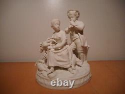 Sculpture statue ancienne groupe biscuit porcelaine scène galante gout Sèvres