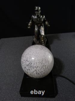Sculpture statue lampe ancienne art déco régule skieur ski sport d'hivers globe