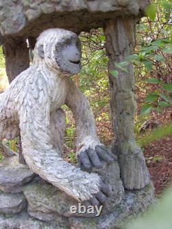 Singe Perchë Ancienne Sculpture De Jardin En Ciment Rocaille