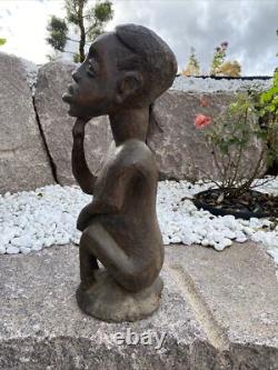 Statue Affricaine de Madagascar en bois 56 cm 5,2 Kilos. Ancienne Sculpture Art
