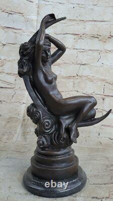 Statue Ancienne En Bronze Roche Femme Nue Lune Crescent Signée Sculpture