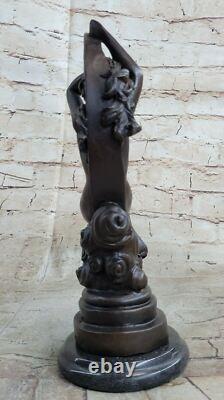 Statue Ancienne En Bronze Roche Femme Nue Lune Crescent Signée Sculpture