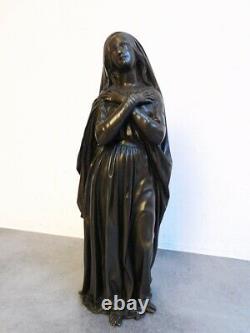 Statue D'une Femme Ancienne En Bronze