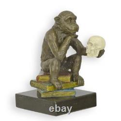 Statue Moderne Sculpture Bronze Singe Darwin Sur Des Livres De Couleur Ancienne