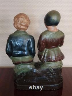 Statue Plâtre Polychrome Douce Joie Enfants Signée H. 26,5 cm Déco Ancien