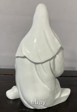 Statue ancien blanc de Chine en porcelaine représentant Guan Yin ou Kwan Yin