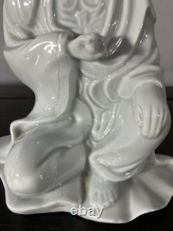 Statue ancien blanc de Chine en porcelaine représentant Guan Yin ou Kwan Yin