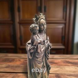 Statue ancienne de sainte Marie avec Jésus sur la lune. Sculpté à la main. Avec