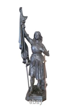 Statue ancienne en fonte de fer jeanne d arc signé ROBERTON poids 5 kgs 149