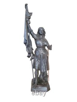 Statue ancienne en fonte de fer jeanne d arc signé ROBERTON poids 5 kgs 149