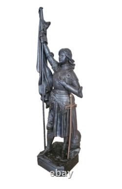 Statue ancienne en fonte de fer jeanne d arc signé ROBERTON poids 5 kgs 149