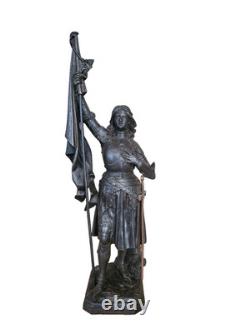 Statue ancienne en fonte de fer jeanne d arc signé ROBERTON poids 5 kgs 149