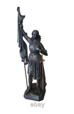 Statue ancienne en fonte de fer jeanne d arc signé ROBERTON poids 5 kgs 149