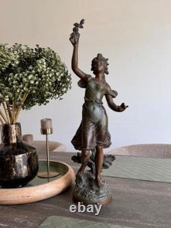 Statue ancienne en régule Chrysanthème par Louis Guillemin Art Nouveau