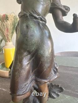 Statue ancienne en régule Chrysanthème par Louis Guillemin Art Nouveau