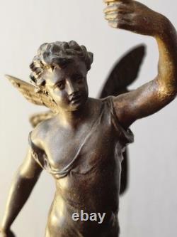 Statue ancienne en régule signée DORIOT Putto (ange ailé) 44 cm -XIXe siecle