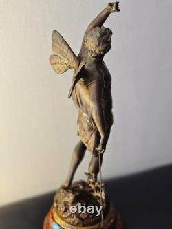 Statue ancienne en régule signée DORIOT Putto (ange ailé) 44 cm -XIXe siecle