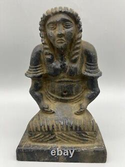 Statue de sculpture ancienne du Proche-Orient, homme assis en position tarifaire