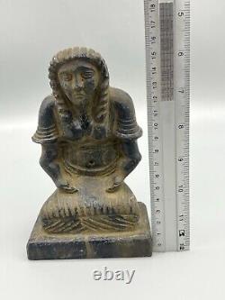 Statue de sculpture ancienne du Proche-Orient, homme assis en position tarifaire