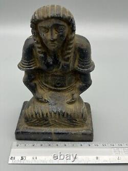 Statue de sculpture ancienne du Proche-Orient, homme assis en position tarifaire