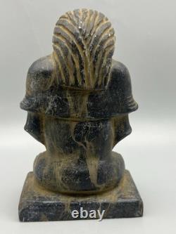 Statue en pierre assise sculpture ancienne du Proche-Orient