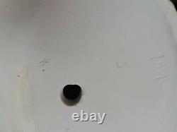 Statue en porcelaine ancienne de Valence signée