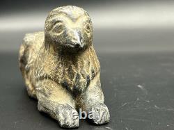 Statue mythique sculpture en pierre animal tête d'aigle proche oriental ancienne