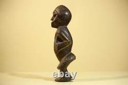 Statue sculpture africaine sculptée figurine tribale en bois ancien art