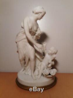 Statue sculpture ancienne groupe biscuit porcelaine gout Sevres ange putti femme