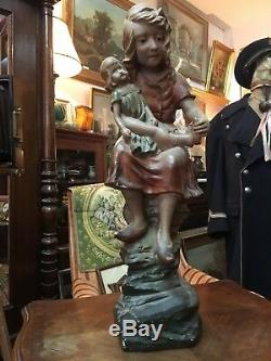 Statue sculpture ancienne polychrome fillette à la poupée platre signée 19ème