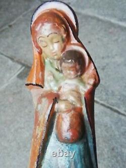 Statuette ancienne en terre sculpture de la vièrge à l'enfant, signé
