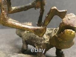 Statuette bronze Dogon chasseur crocodile Afrique ancienne collection de colon